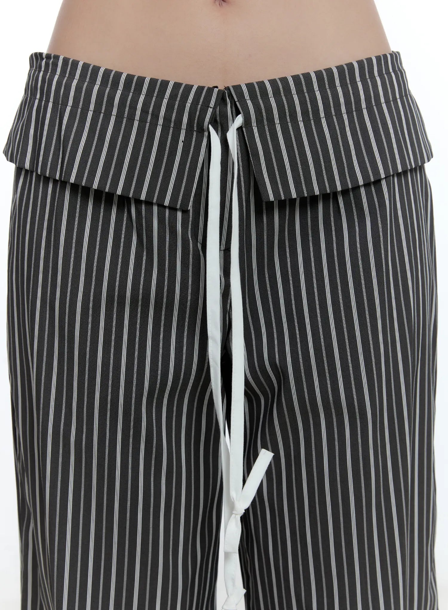 Wide-Fit Low-Waist Striped Pants CU526