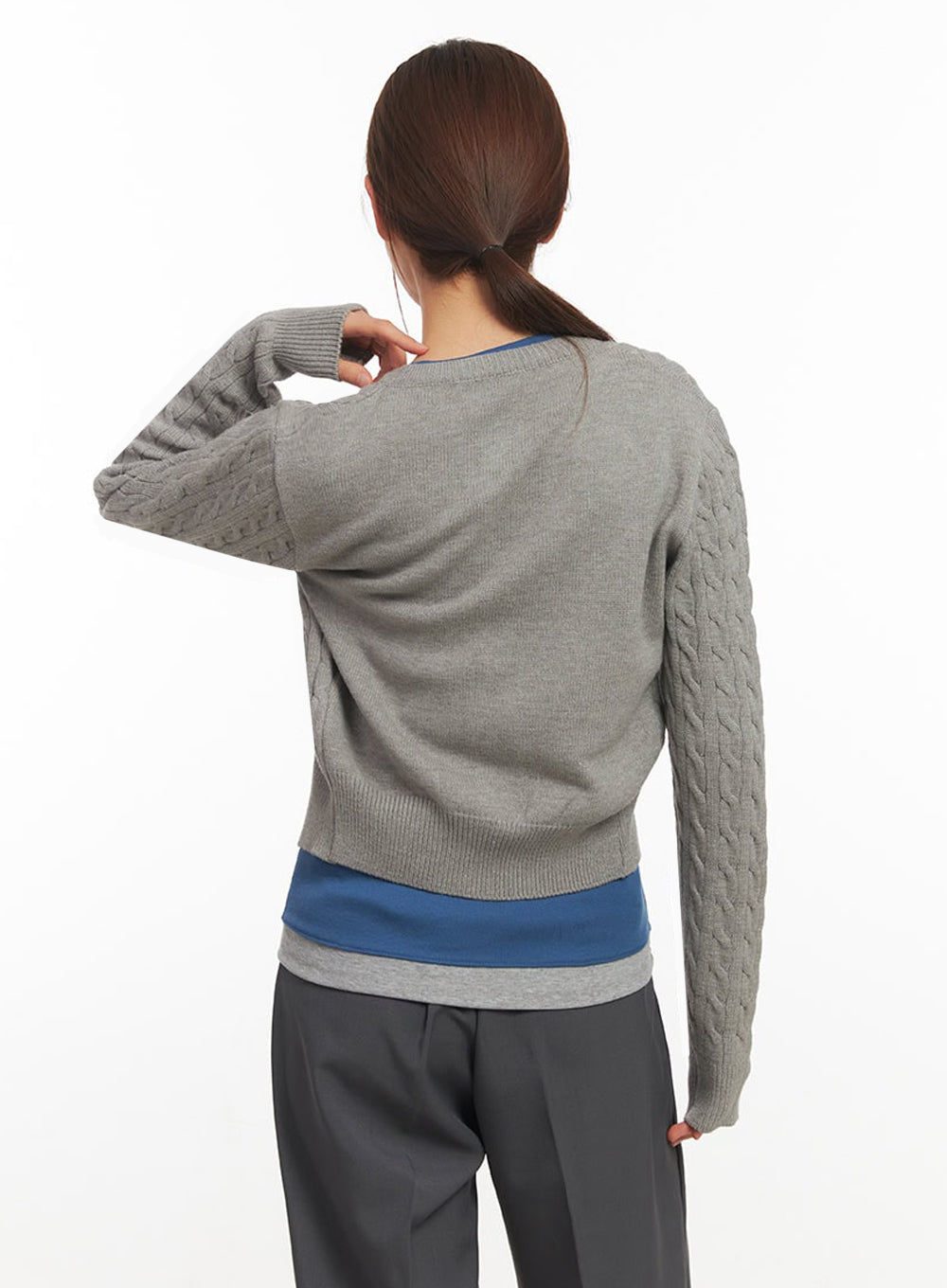 Cable-Knit Buttoned Cardigan IM524