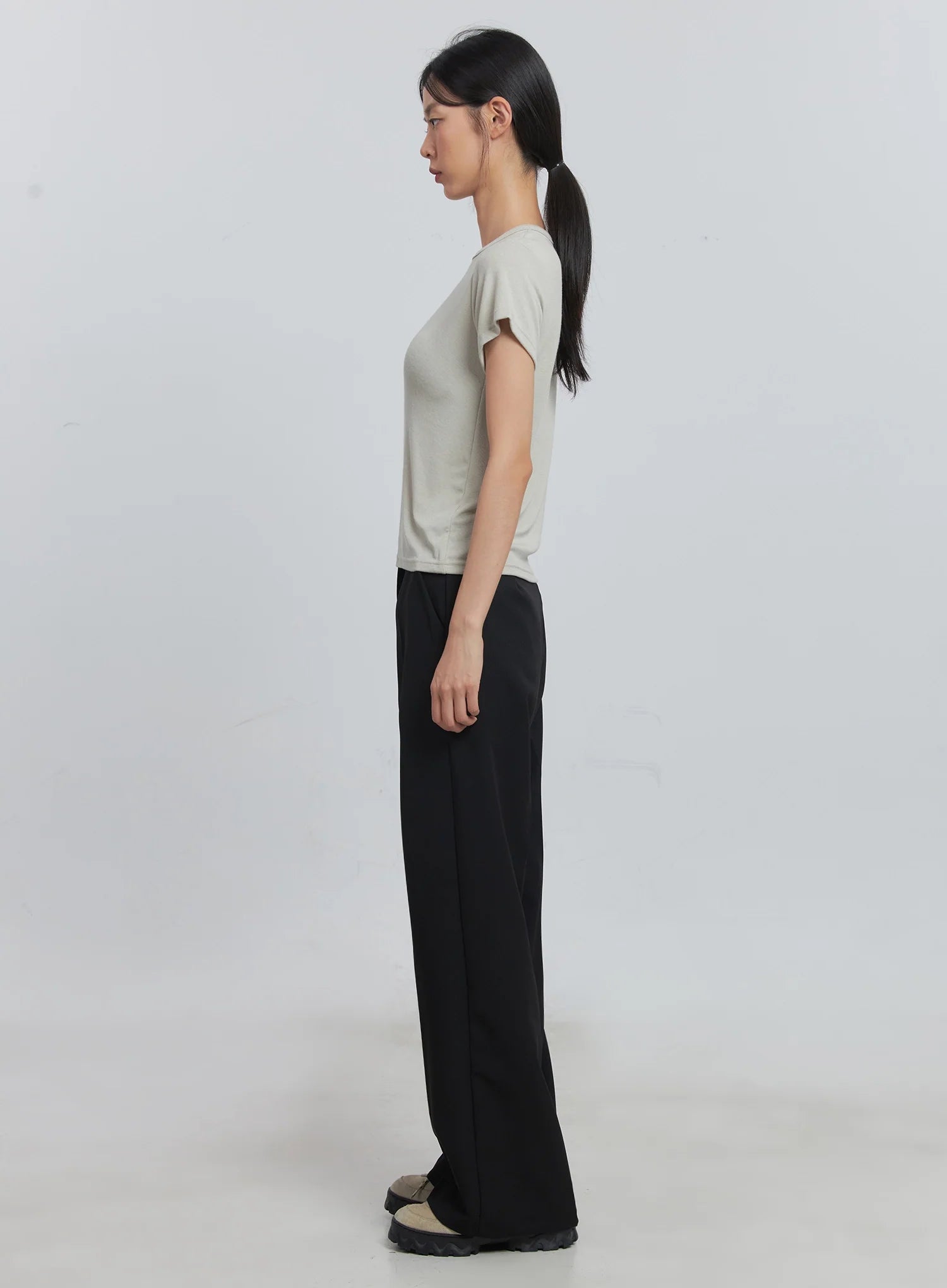 Classic Wide-Fit Slacks (Black) IU512