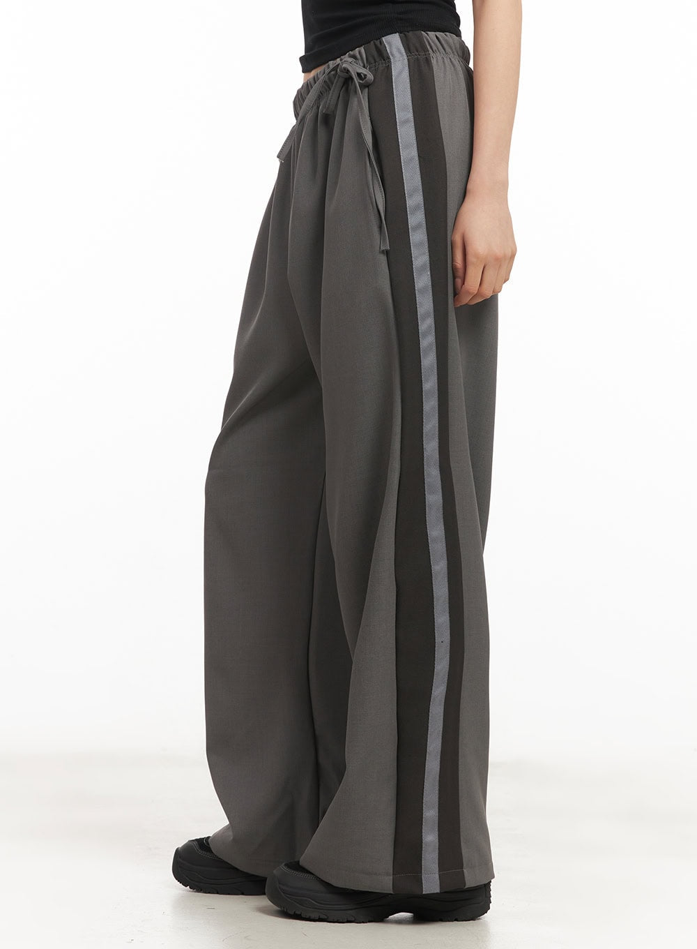 Ribbon Wide-Fit Track Pants CM503