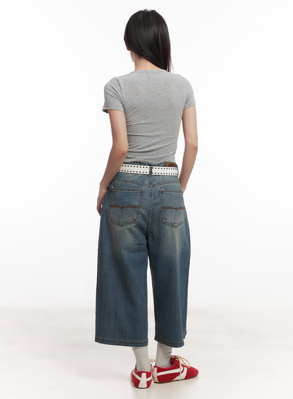 Slim-Fit Graphic Top  CA525