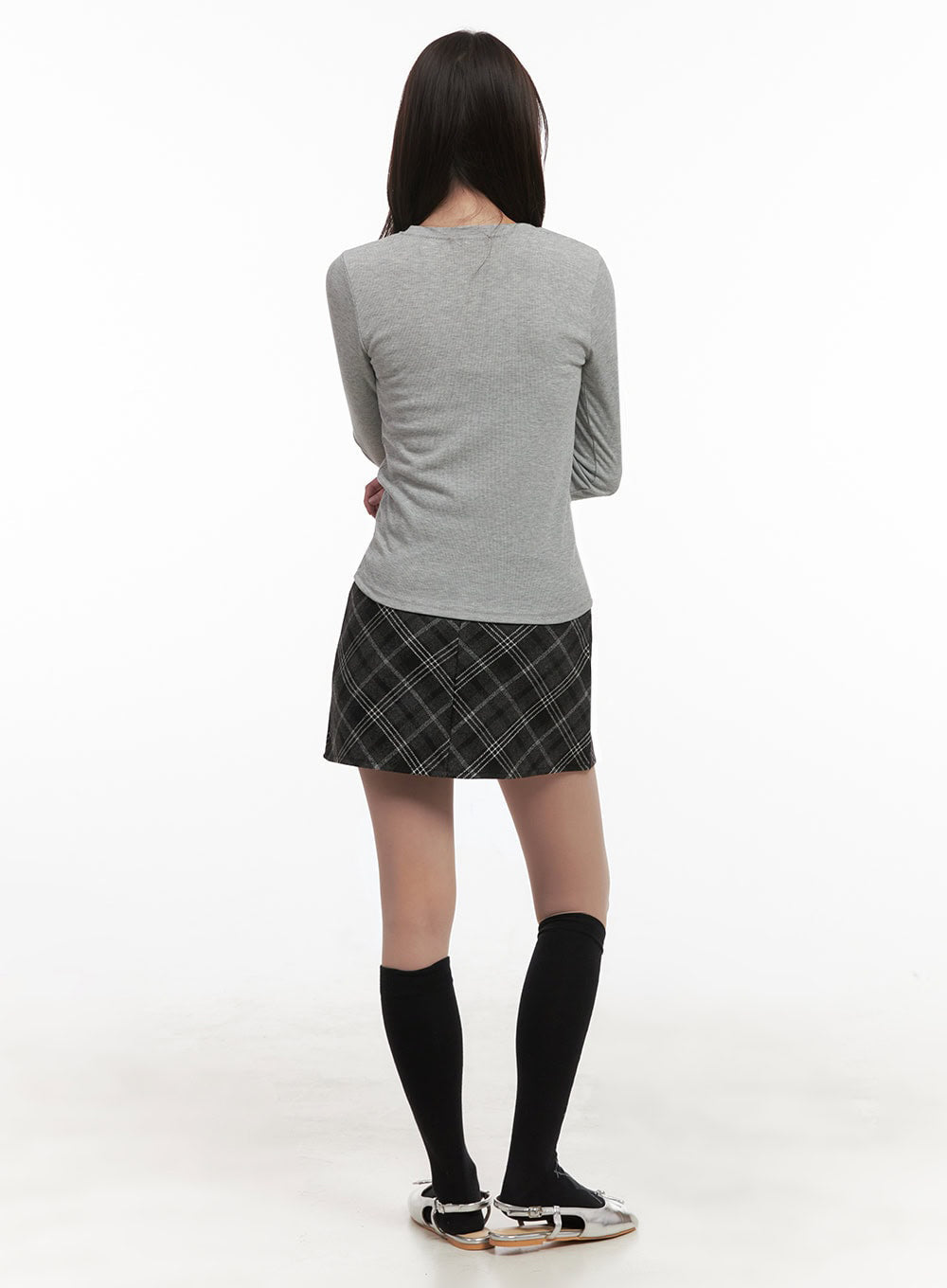 Essential Slim-Fit Long-Sleeve Top IJ510