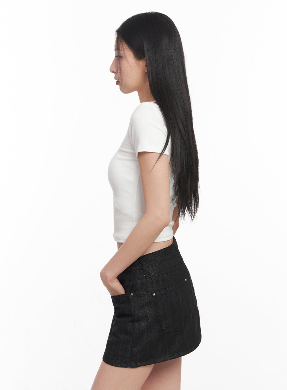 Slim-Fit Crop Tee IY516