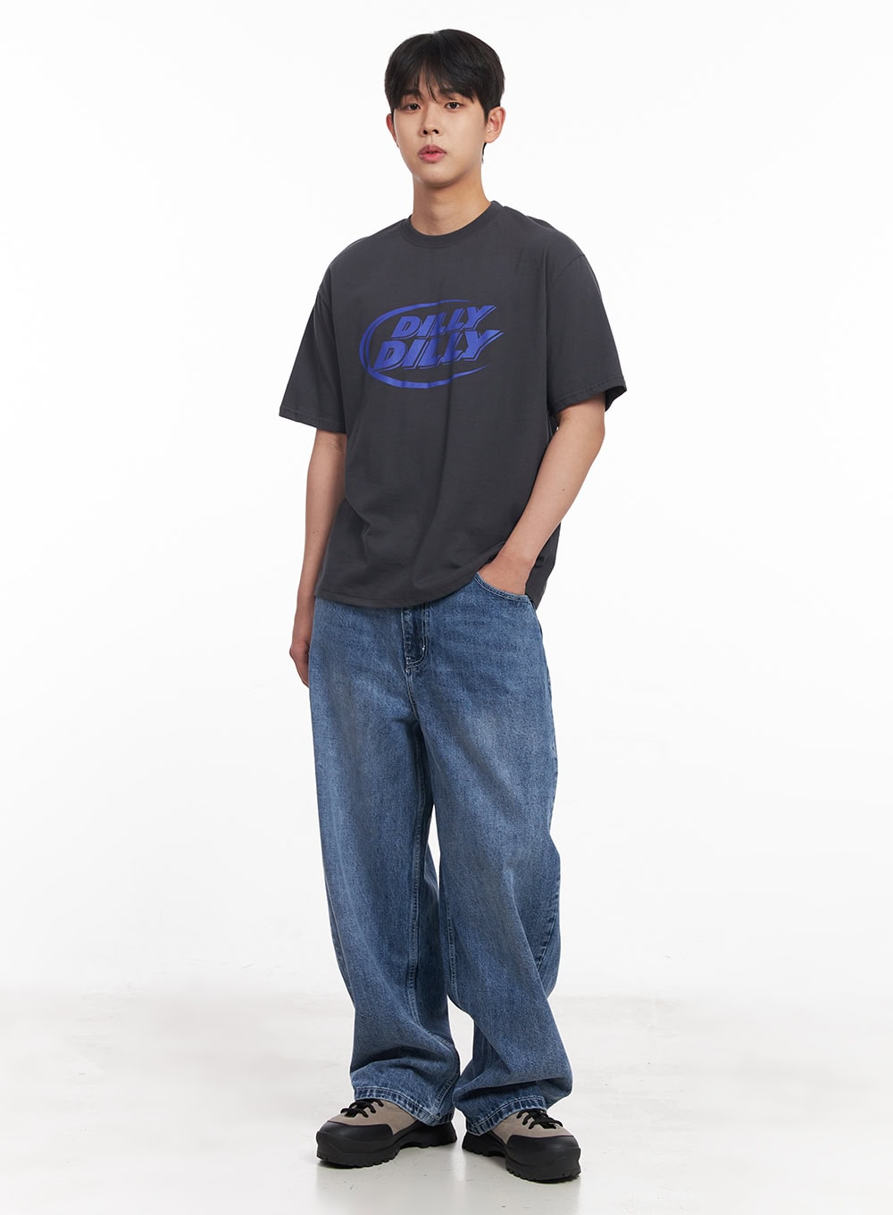 Men's "Dilly" Graphic T-Shirt IY522