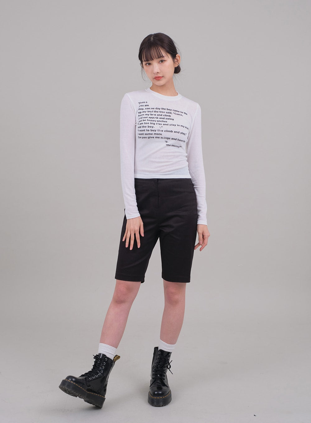 Cropped Long Sleeve T Shirt with Graphic Print F10