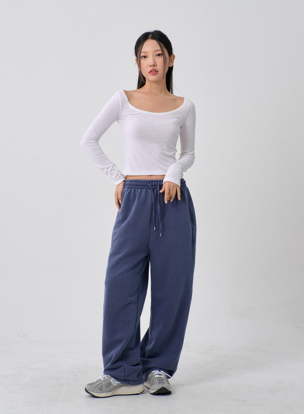 Wide U-Neck Semi Crop T-Shirt CN09