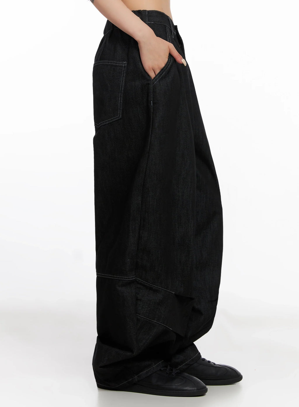 Leyla Pin-Tuck Wide-Leg Jeans IS515