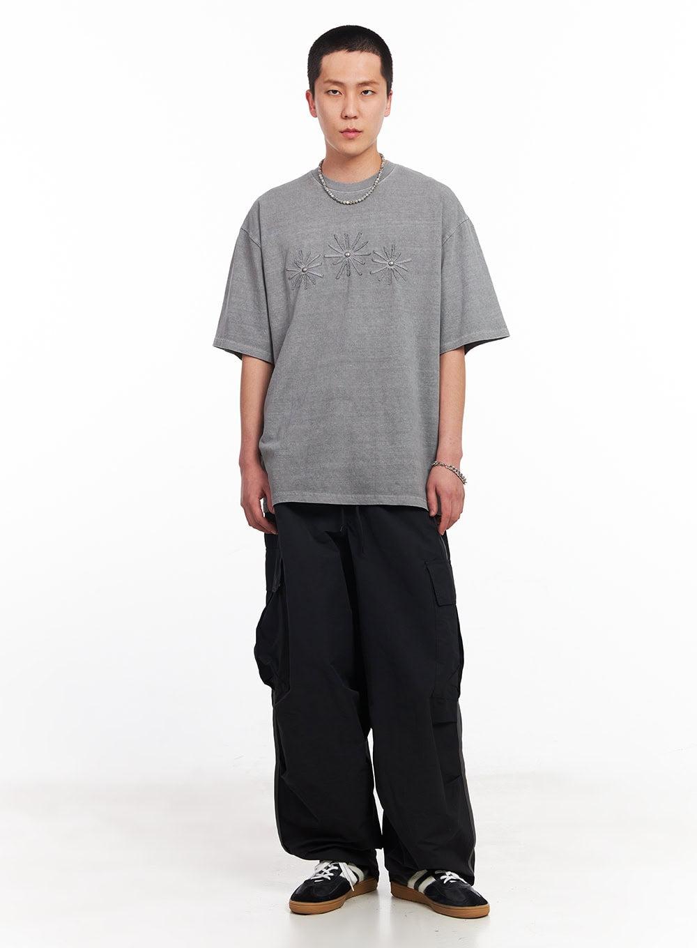 Men's Studded Daisy T-Shirt IU503