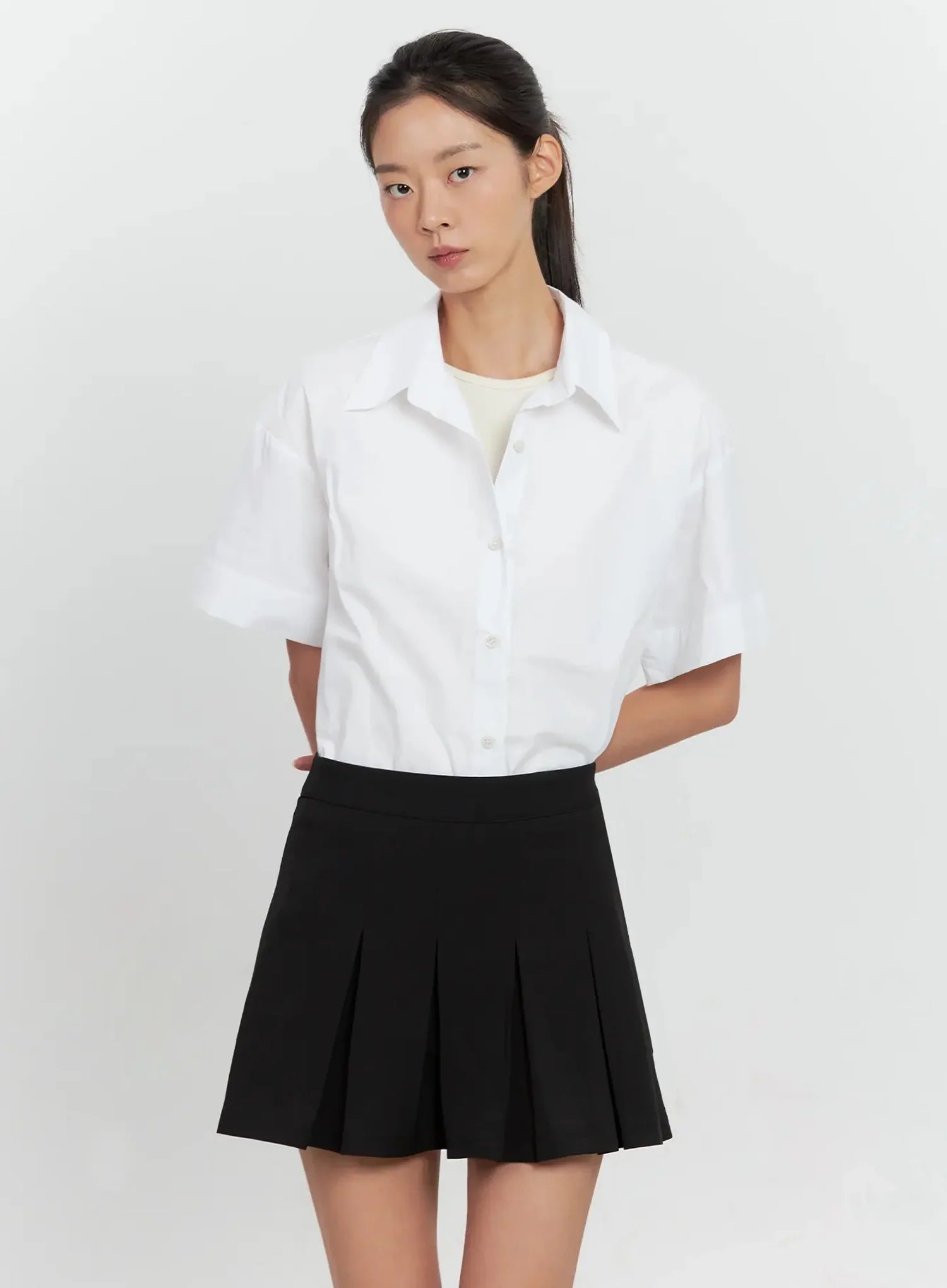 Collared Short-Sleeve Button-Up Shirt IL528
