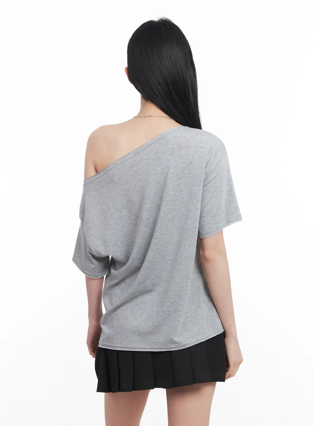 Loose-Fit One-Shoulder Graphic Tee CU511