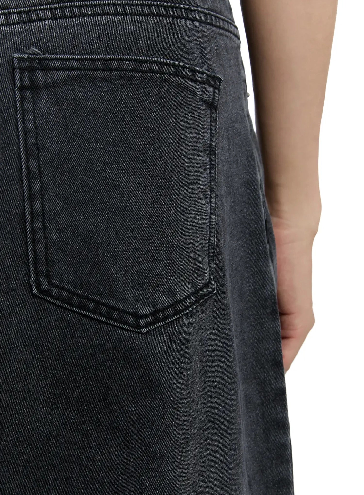 Men's Classic Wide-Leg Jeans IG520