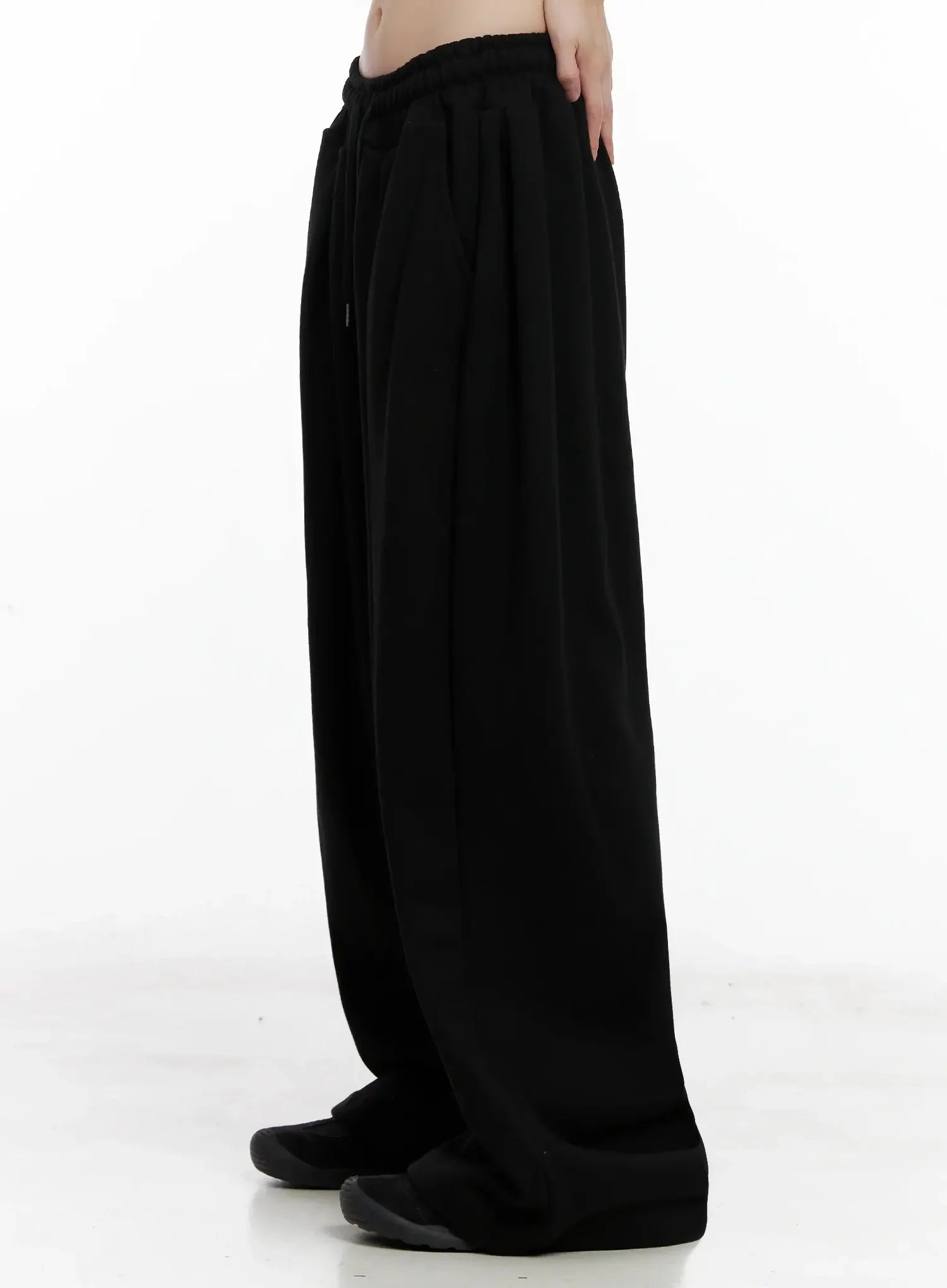 Wide-Leg Drawstring Sweatpants IL528