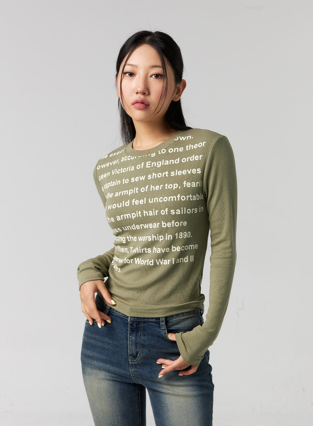 Slim-Fit Graphic Tee CG327