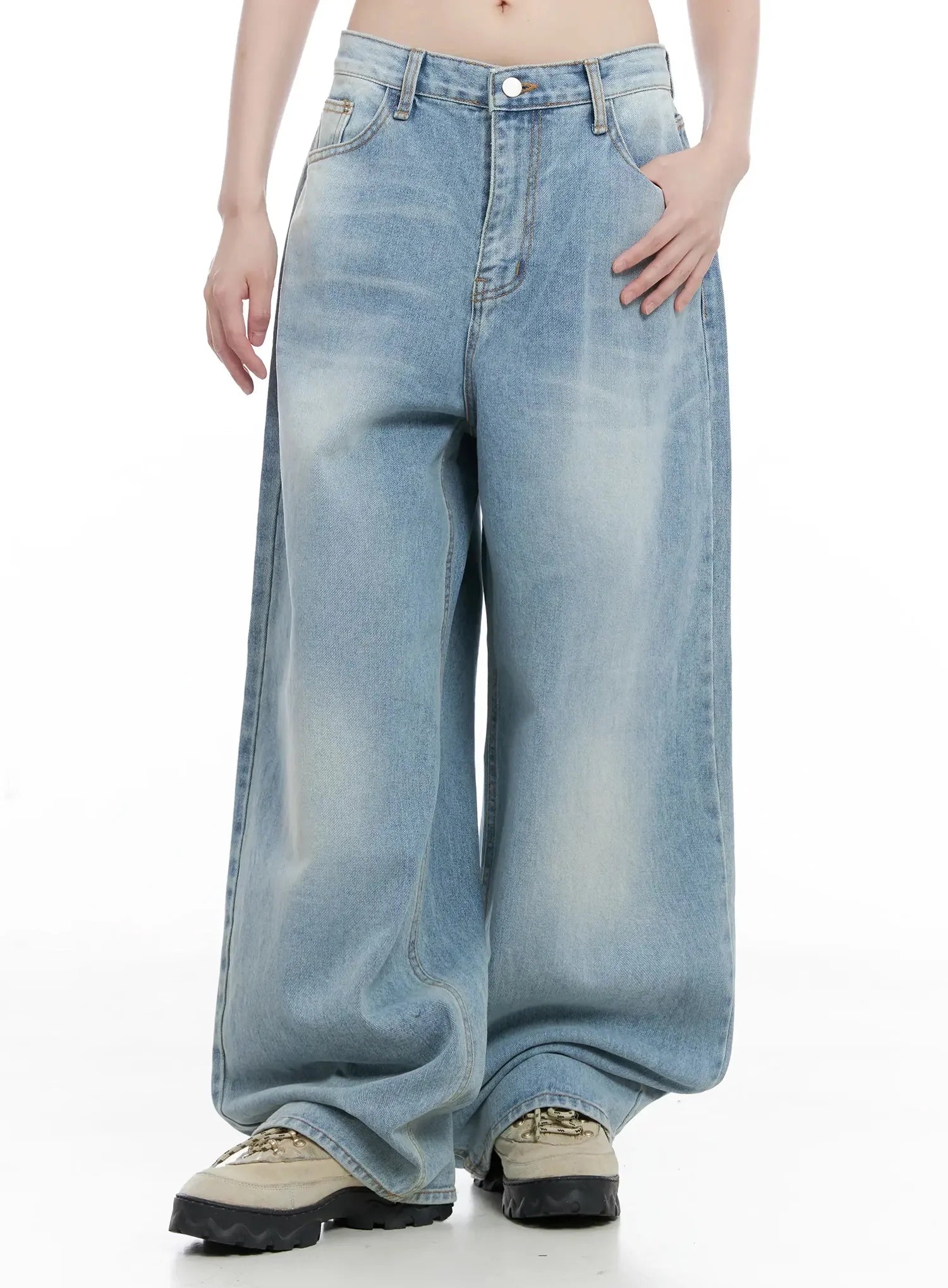 Dain Washed Wide-Leg Jeans IL531