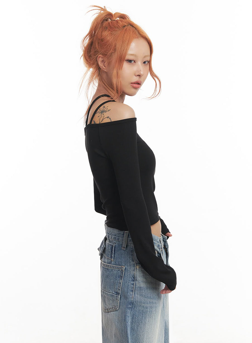 Strap Off-Shoulder Long-Sleeve Crop Top IA517