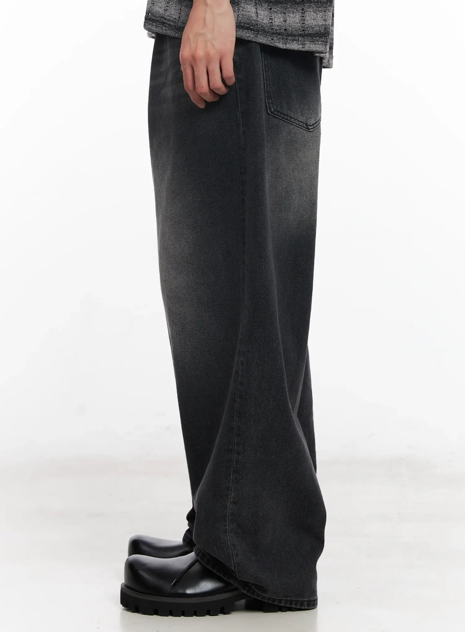 Men's Washed Wide-Leg Jeans IU526