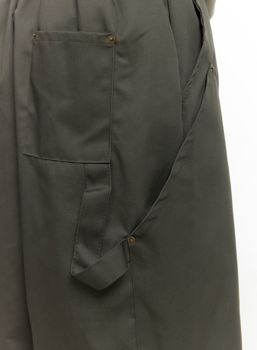 Wide-Fit Pintuck Cotton Pants CO410