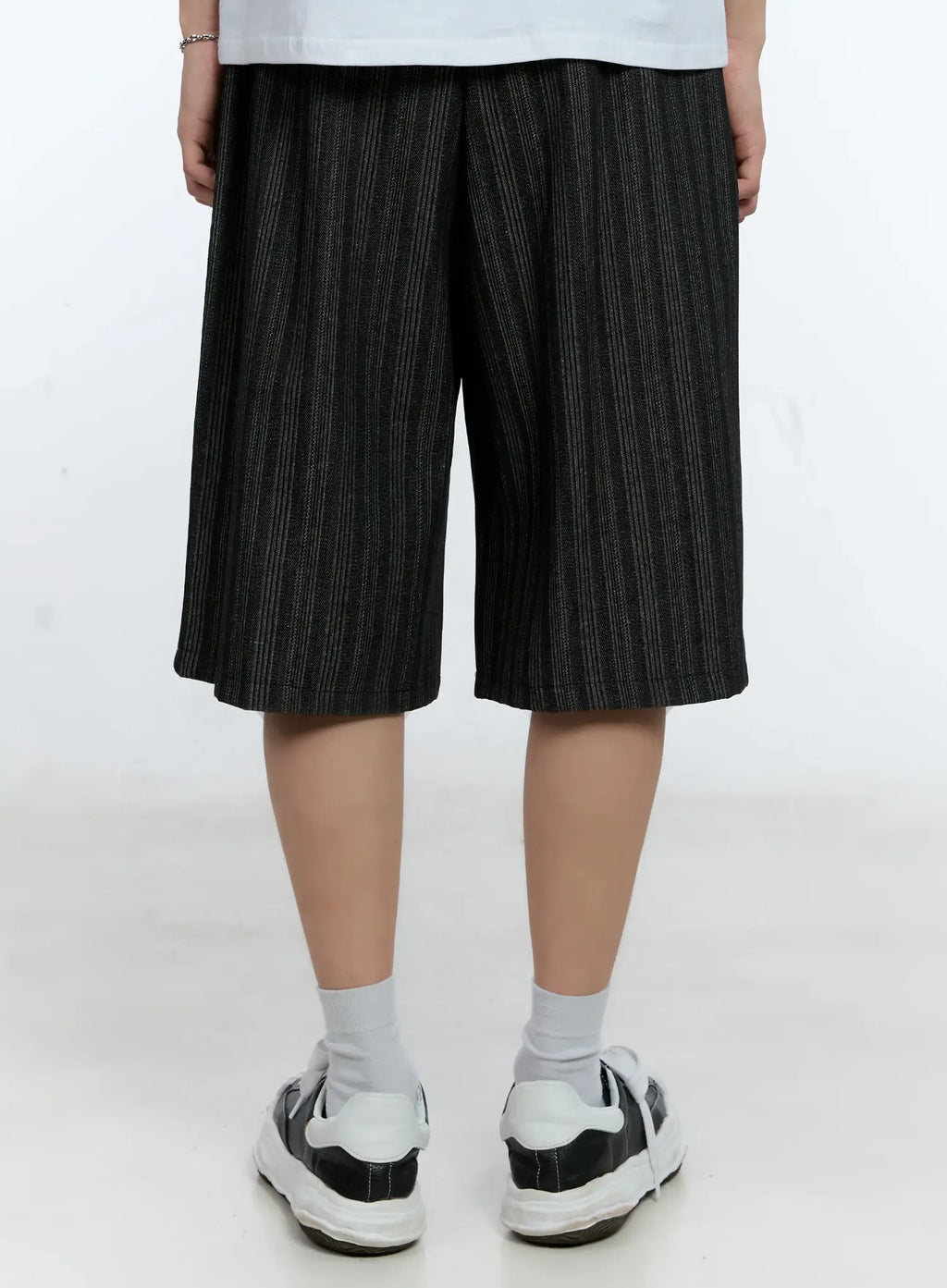 Men's Striped Pintuck Shorts IL529