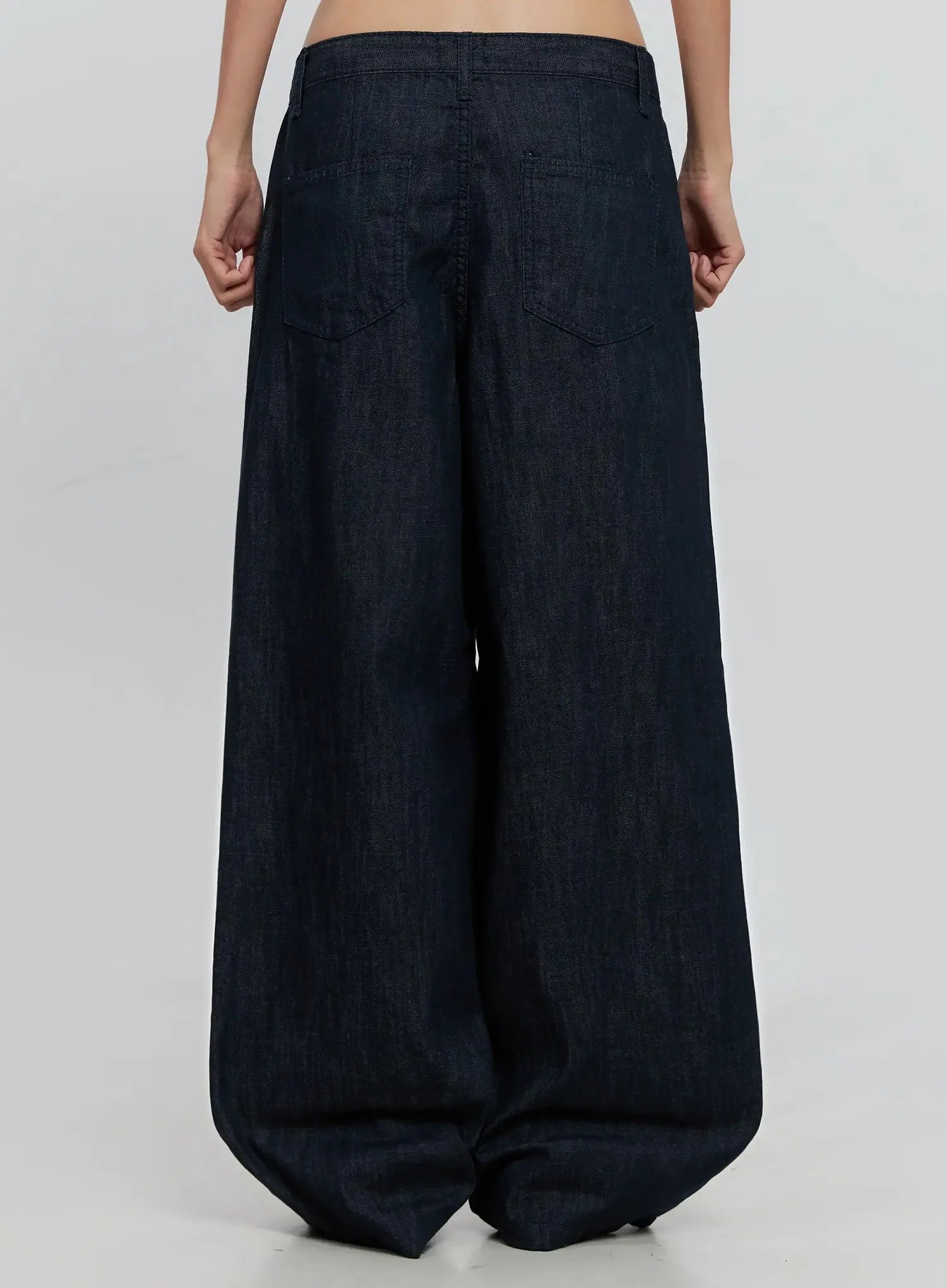 Elio Pintuck Wide-Leg Jeans IS516