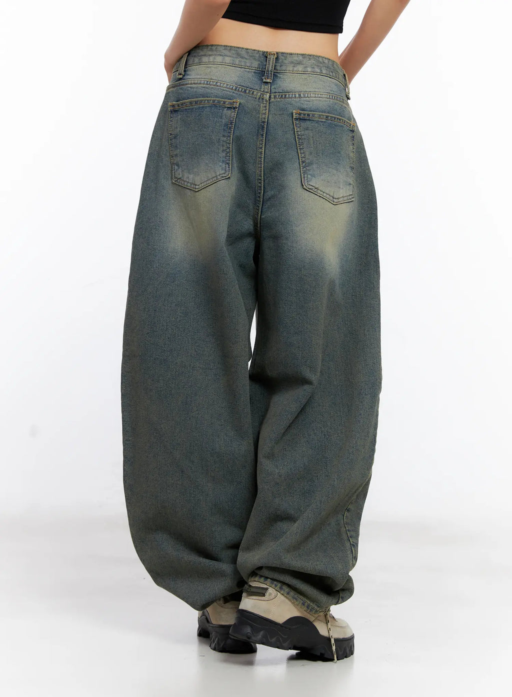 Chowon Washed Wide-Leg Denim Jeans CL530