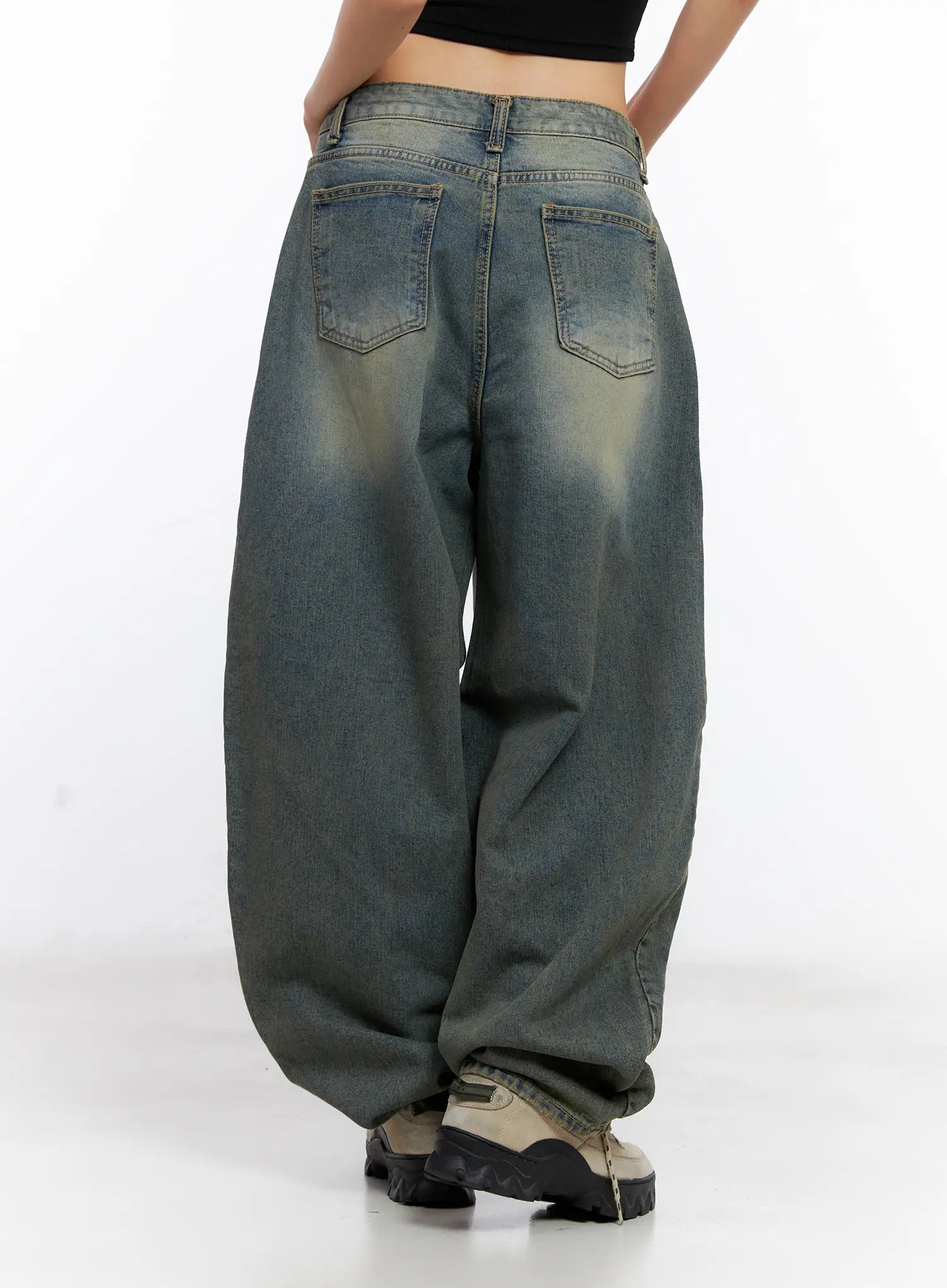 Chowon Washed Wide-Leg Denim Jeans CL530