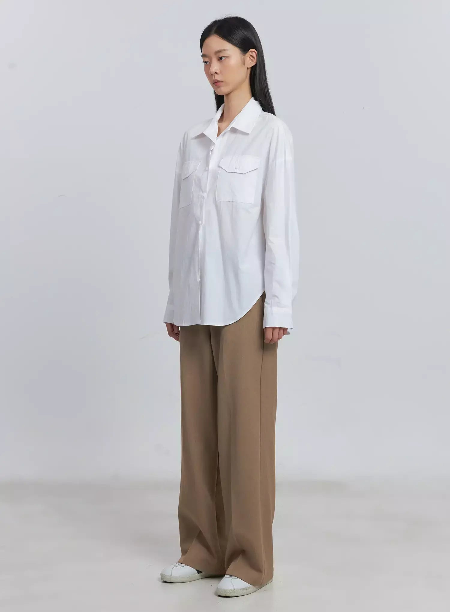 Classic Wide-Fit Slacks (Beige) IU512