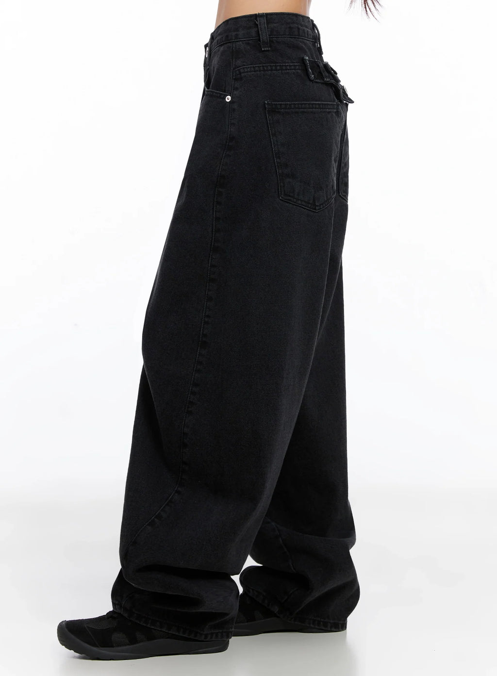 Sunwoo Embroidered Wide Leg Jeans IG528