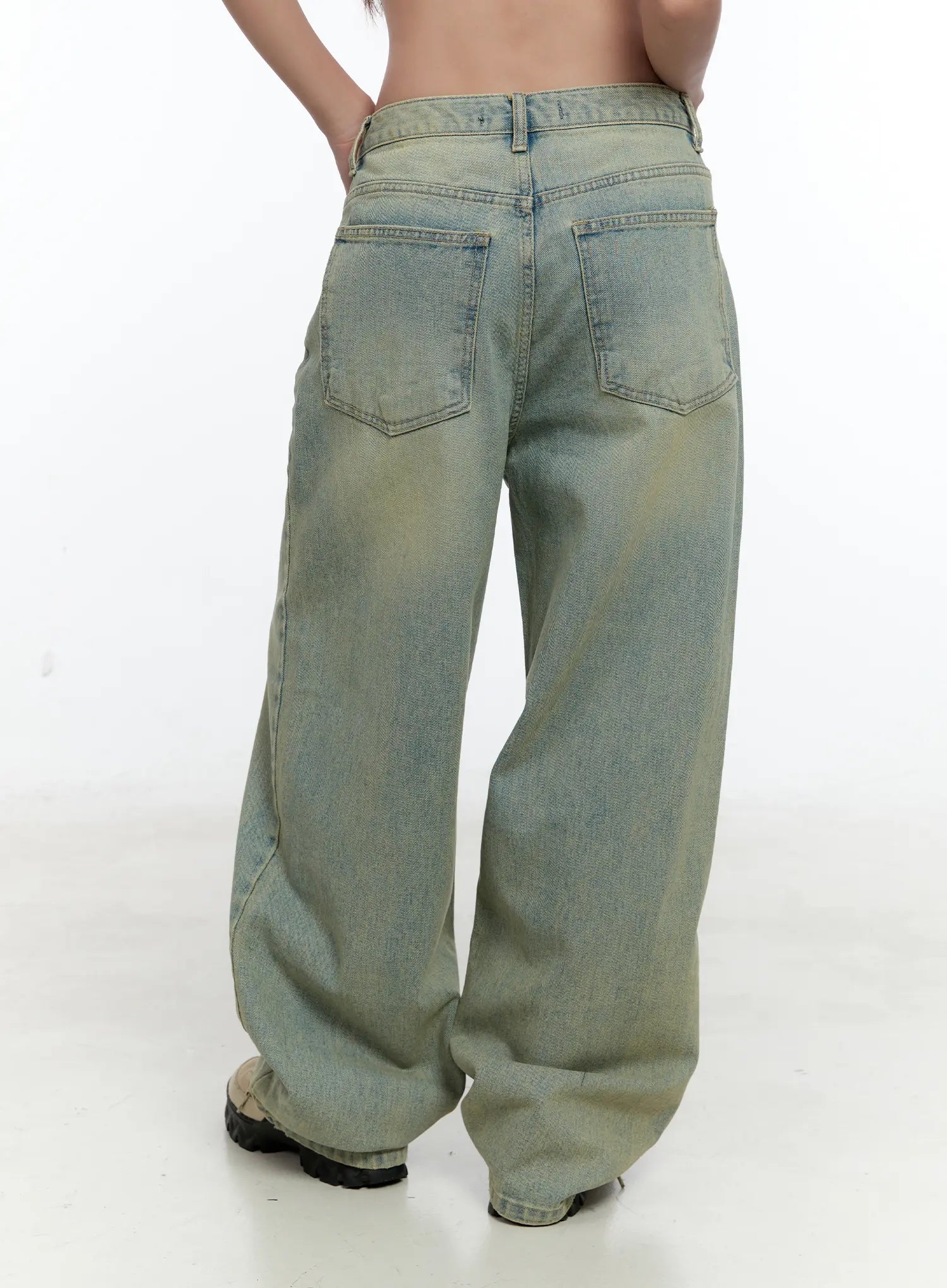 Raven Vintage Wash Wide-Leg Jeans CS524