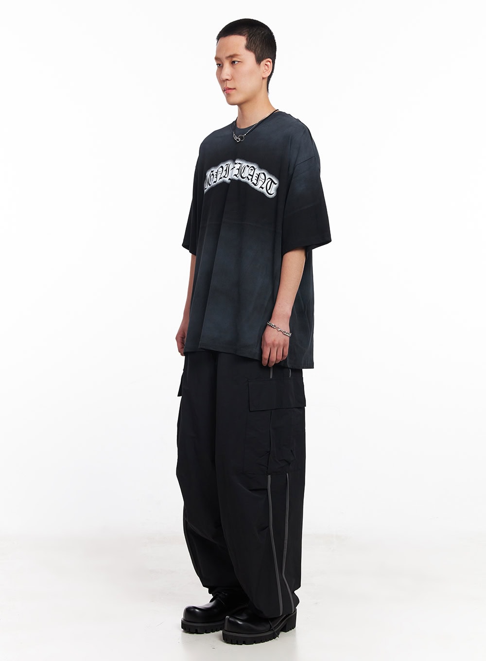 Men's Cargo Balloon-Fit Windbreaker Pants (Black) IU503