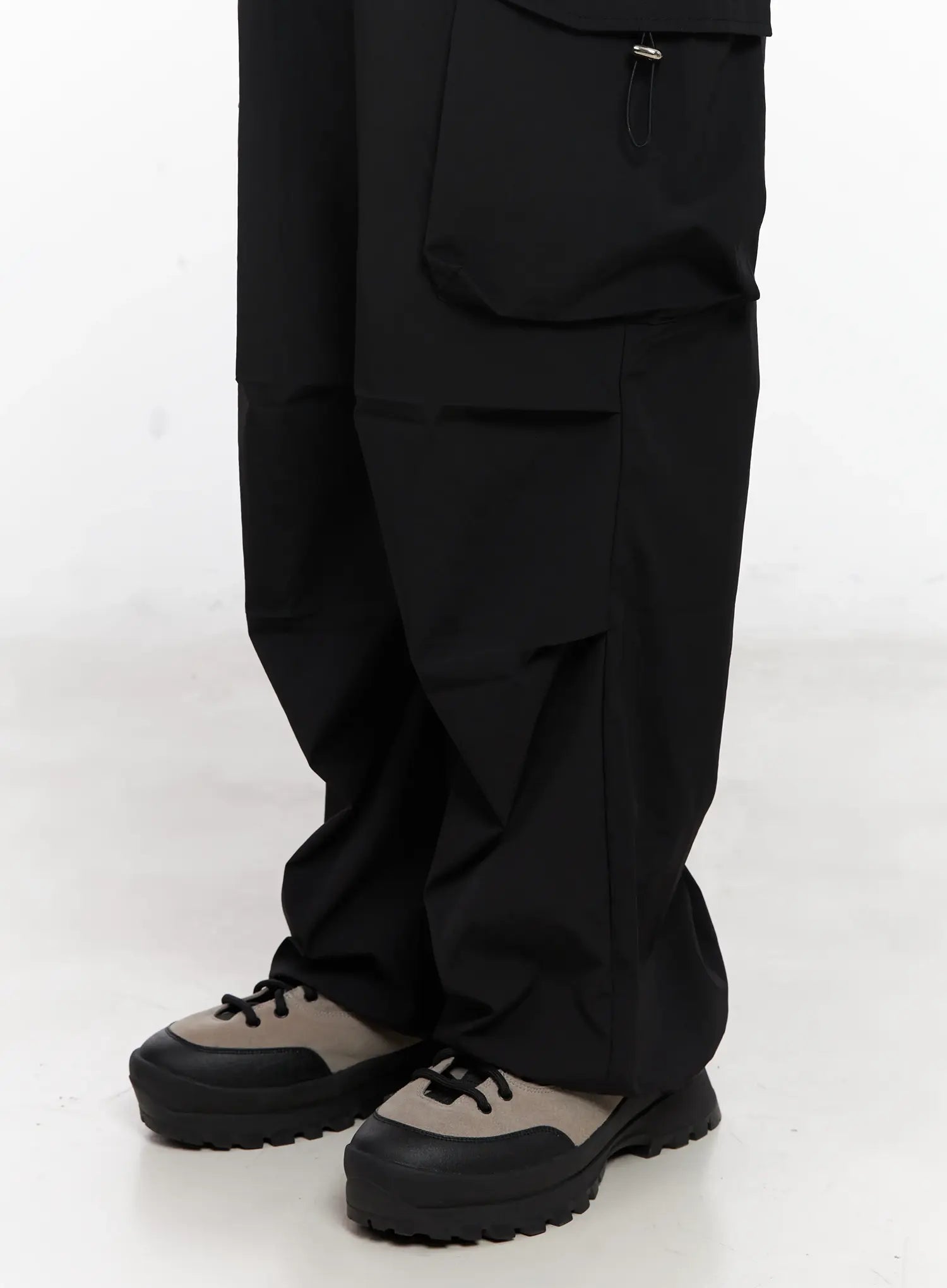 Men's Parachute Wide-Leg Cargo Pants IL504
