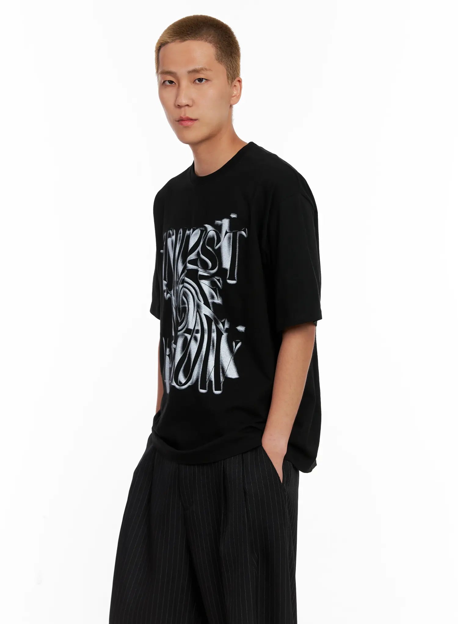 Men's Twist Graphic Tee IL521