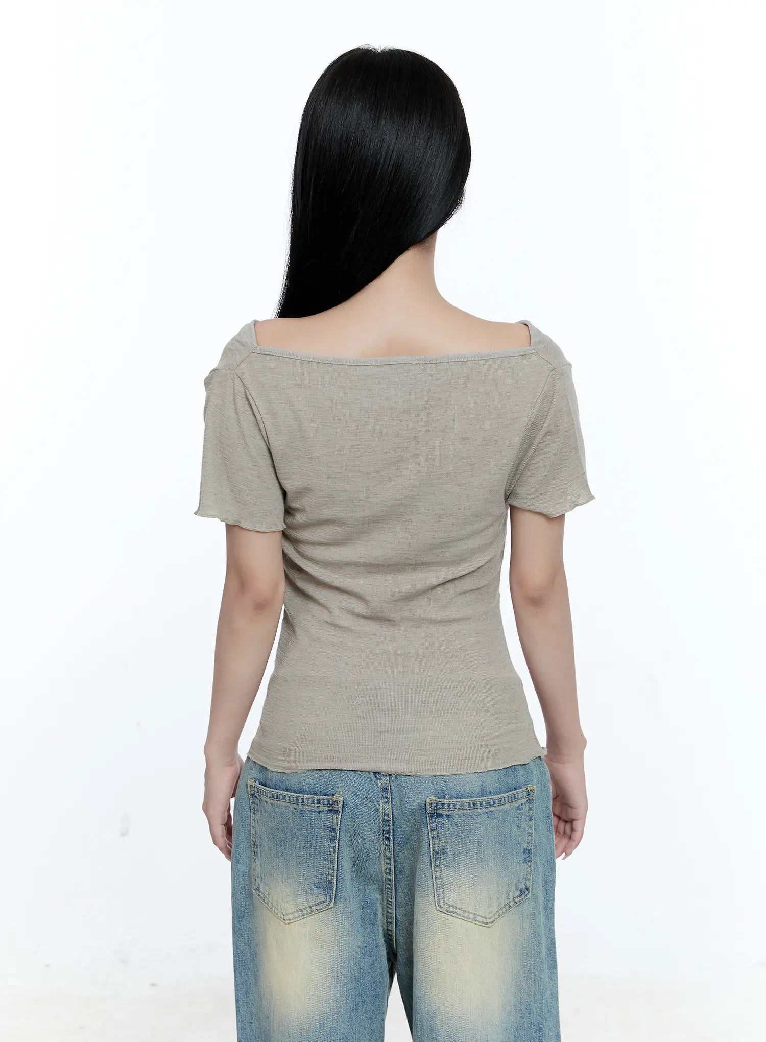 Versatile Off-Shoulder Shirred Top CG507