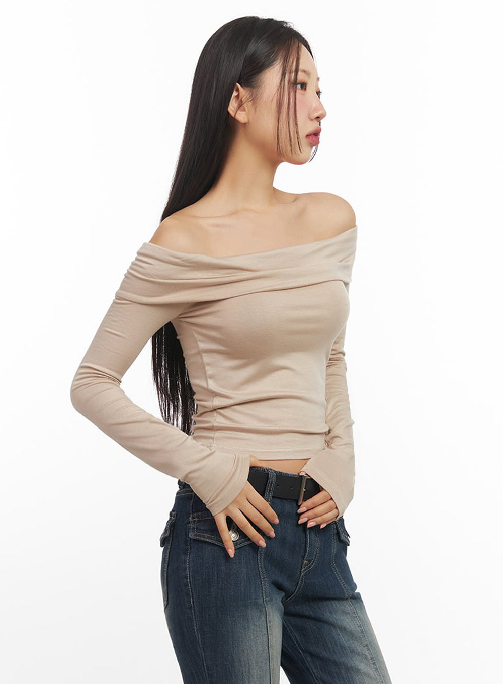 Cozy Off-Shoulder Slim-Fit Top IF510