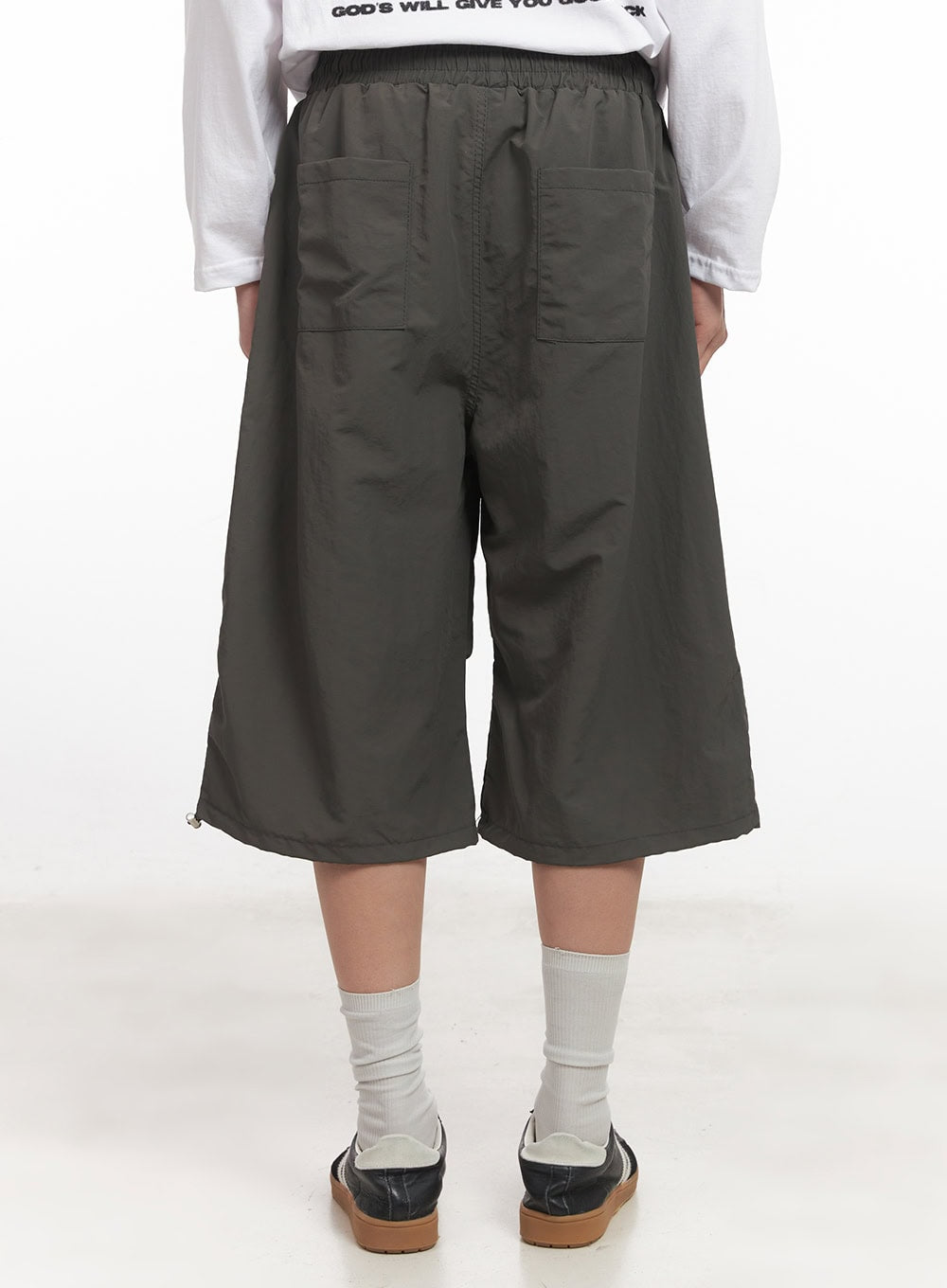 Men's Nylon Pocketed Wide-Fit Shorts IA510