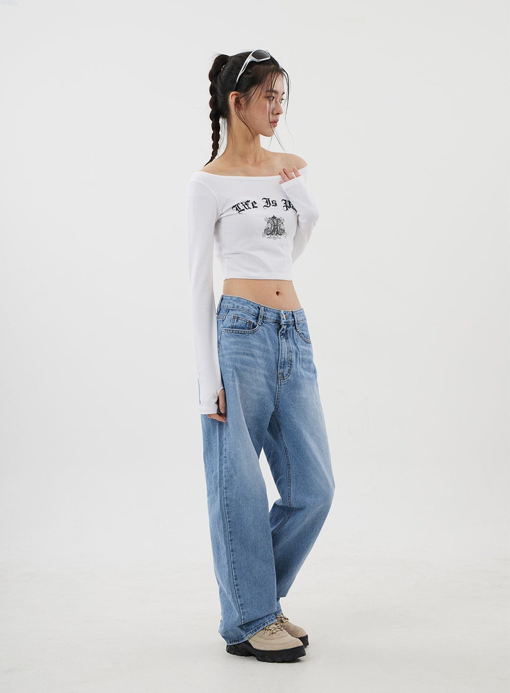 Graphic Off-Shoulder Warmer Cropped Top CJ310