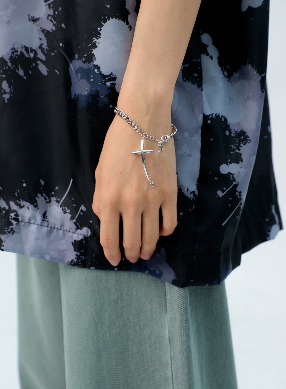 Chain Bracelet with Cross IG312