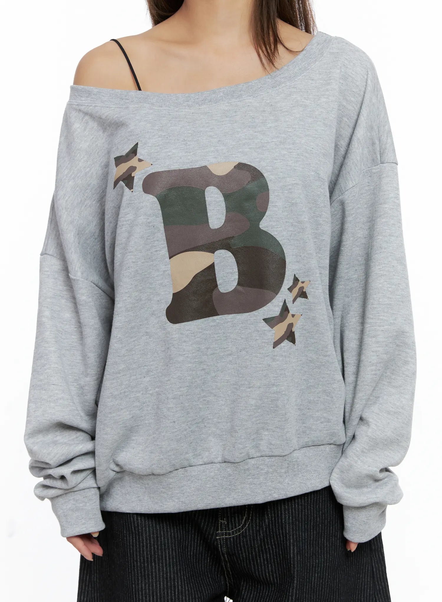 Camo Logo Off-Shoulder Sweatshirt CS505