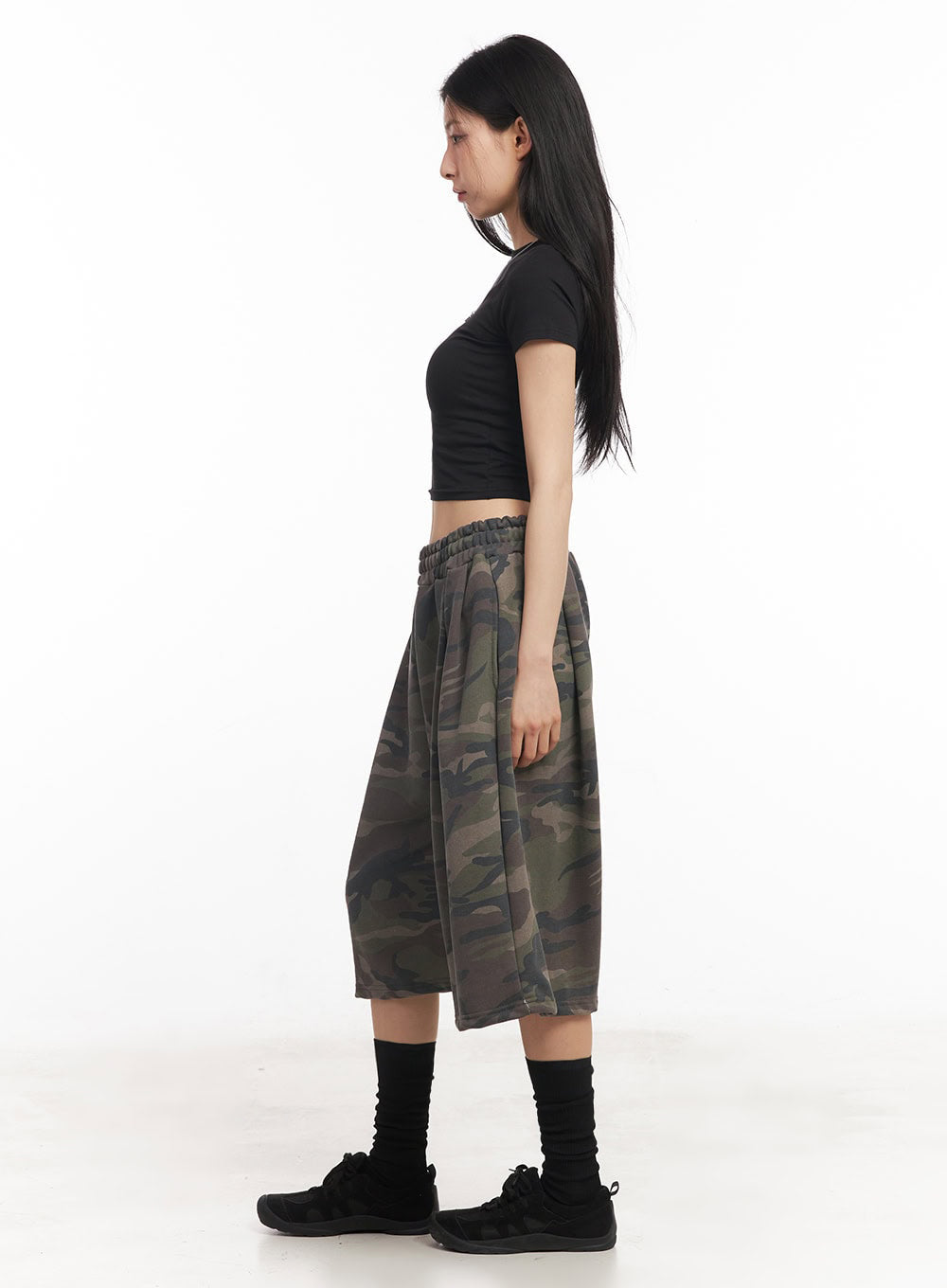 Camo Pintuck Oversize Sweatshorts IY529
