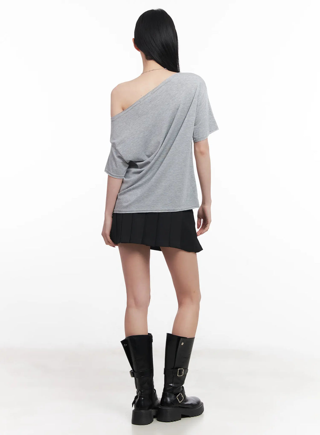 Loose-Fit One-Shoulder Graphic Tee CU511