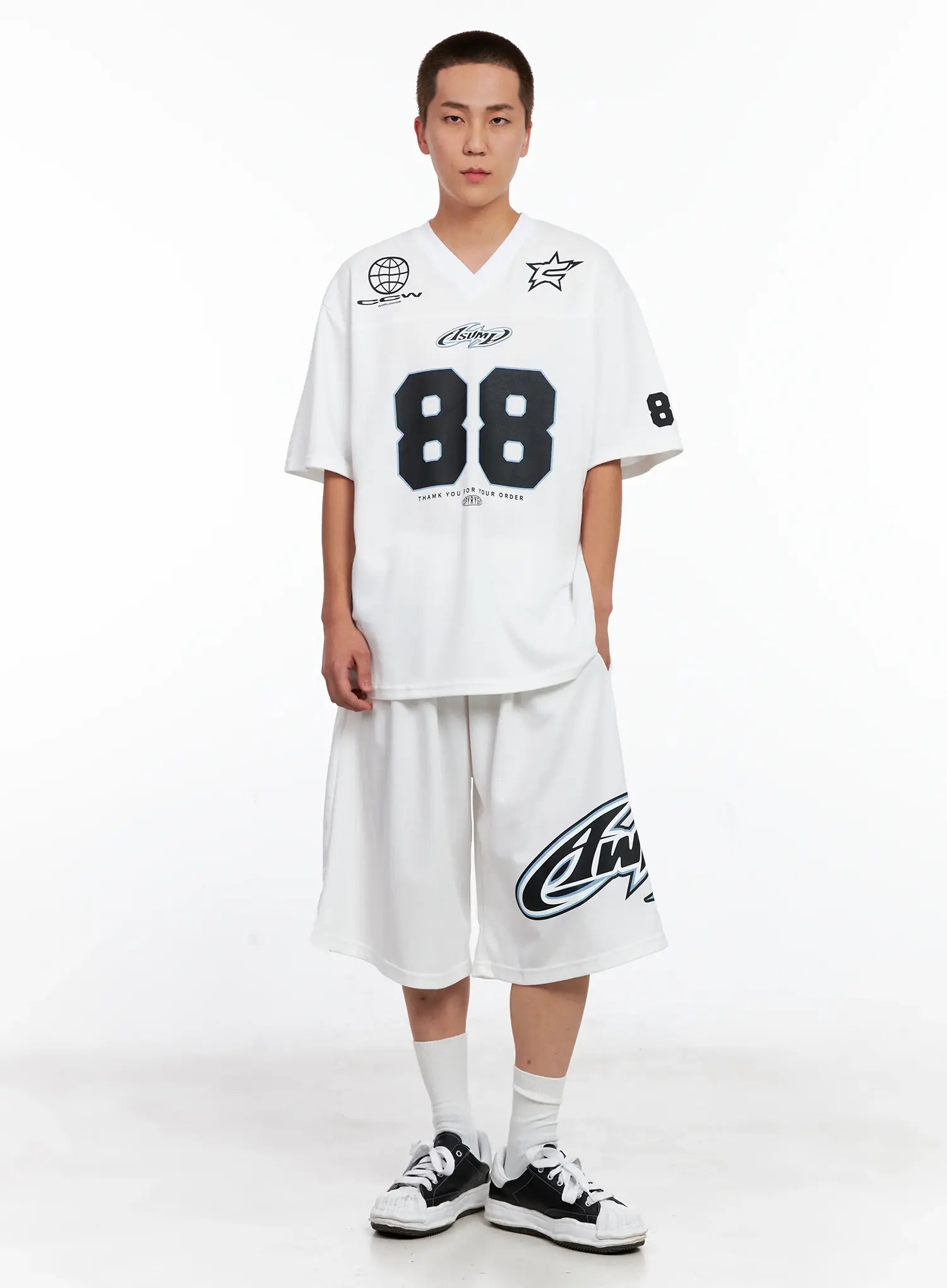 Men's Oversized Graphic V-Neck Tee IG508