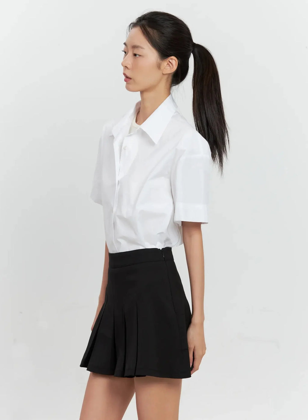 Collared Short-Sleeve Button-Up Shirt IL528