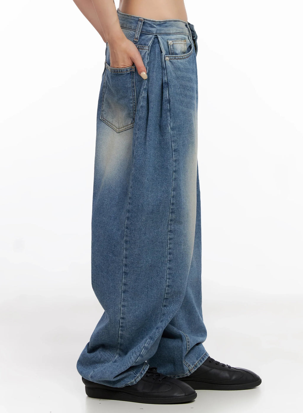 Ruthie Side Pleat Relaxed-Fit Jeans IS515