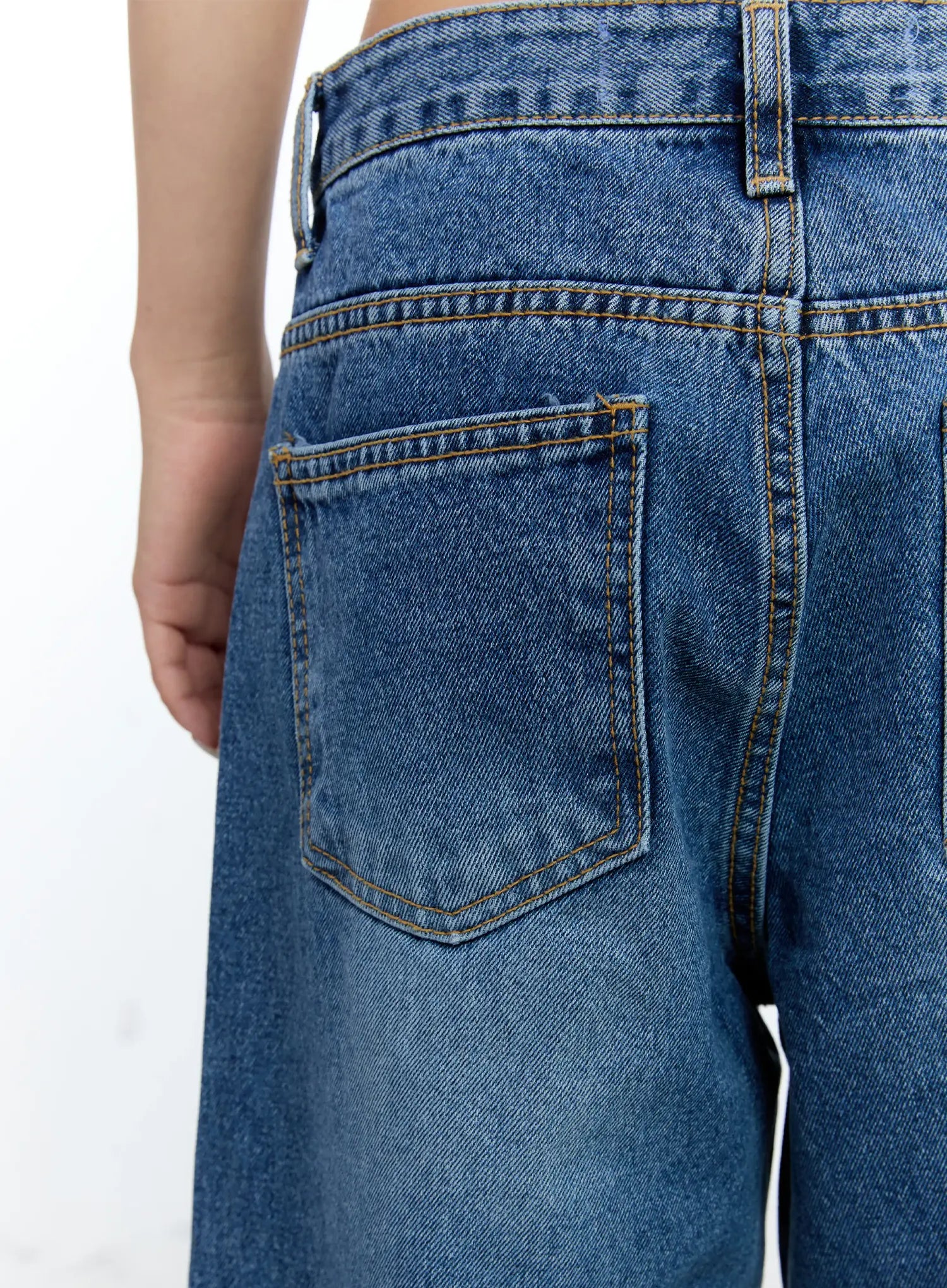 Dahye Washed Relaxed-Fit Denim Jeans CL530