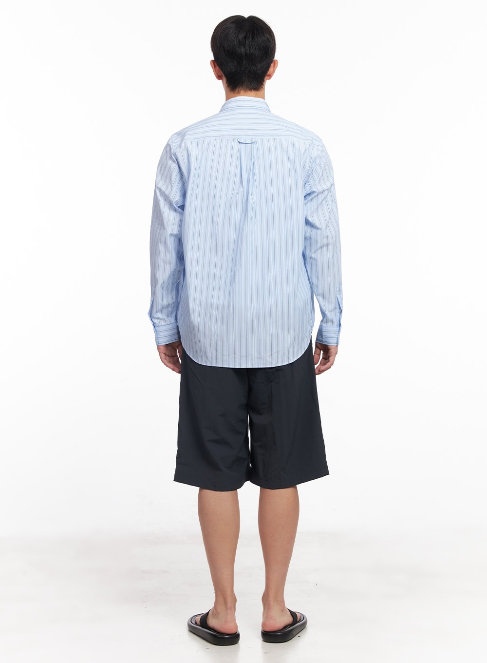 Men's Wide-Fit Nylon Pintuck Shorts IY522