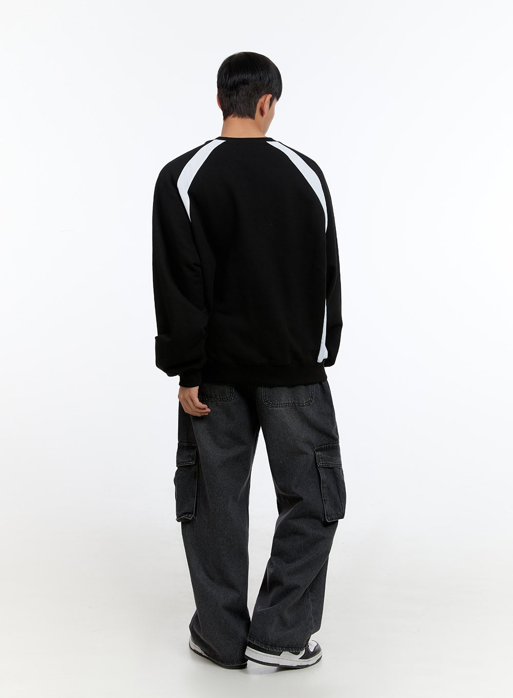 Men's Graphic Raglan Sweatshirt IS413