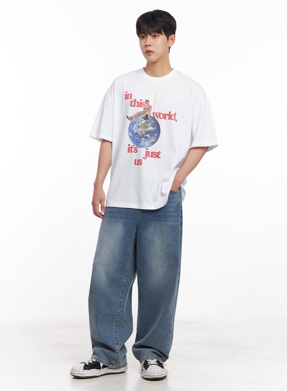 Men's Graphic Planet T-Shirt IY520