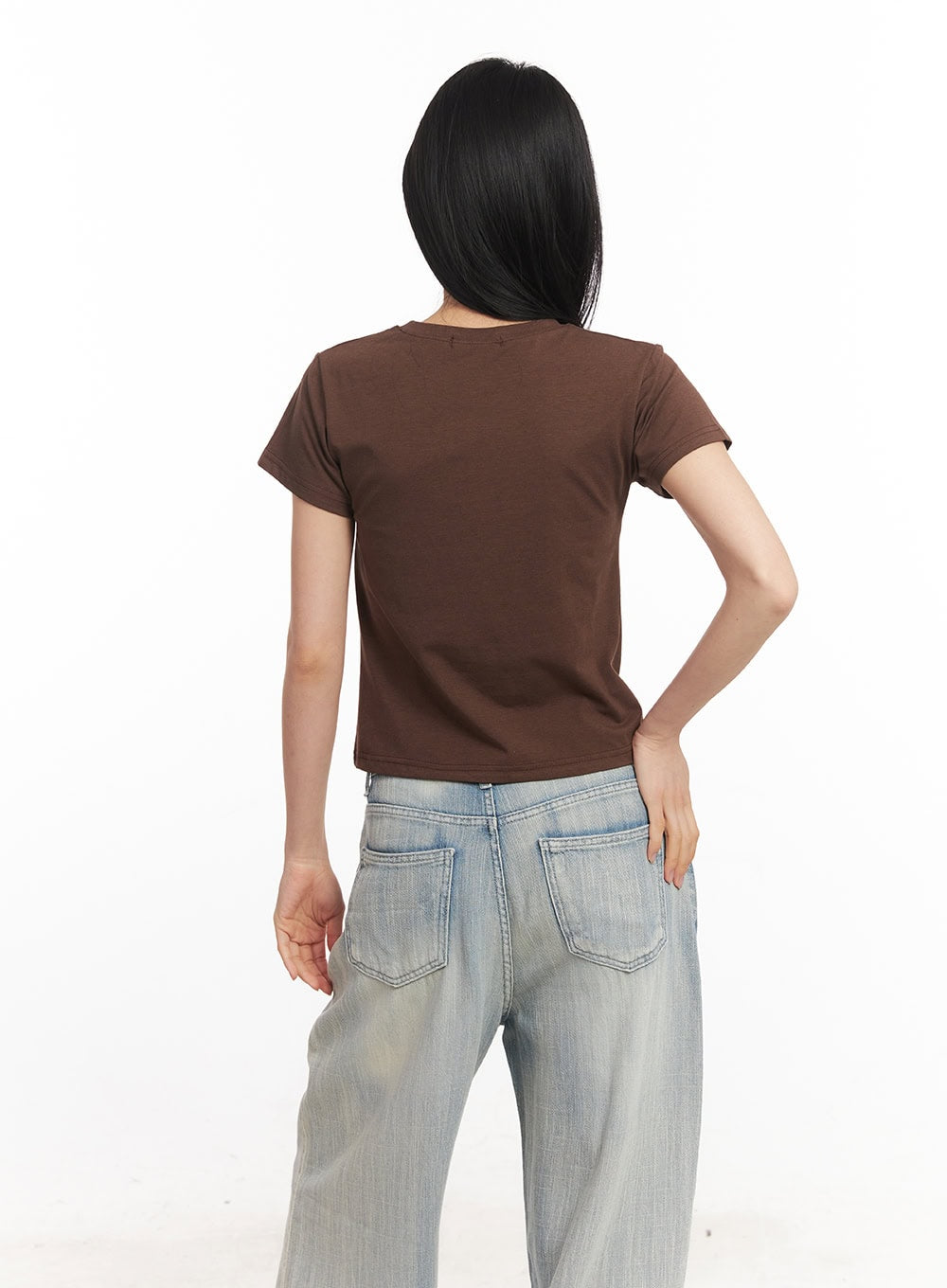 Slim-Fit Cropped Graphic Tee CA514