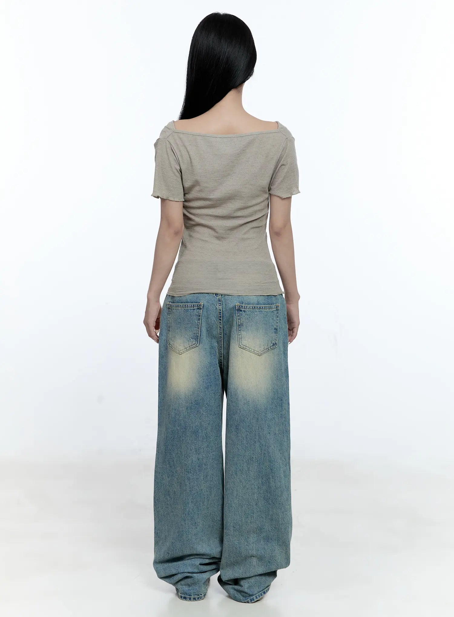 Versatile Off-Shoulder Shirred Top CG507