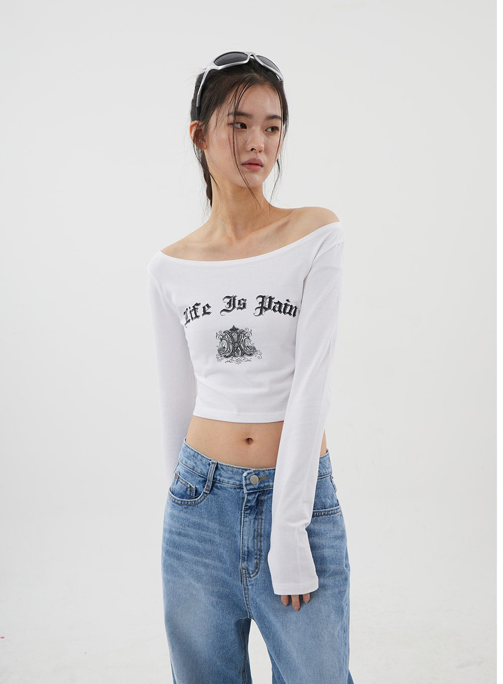Graphic Off-Shoulder Warmer Cropped Top CJ310
