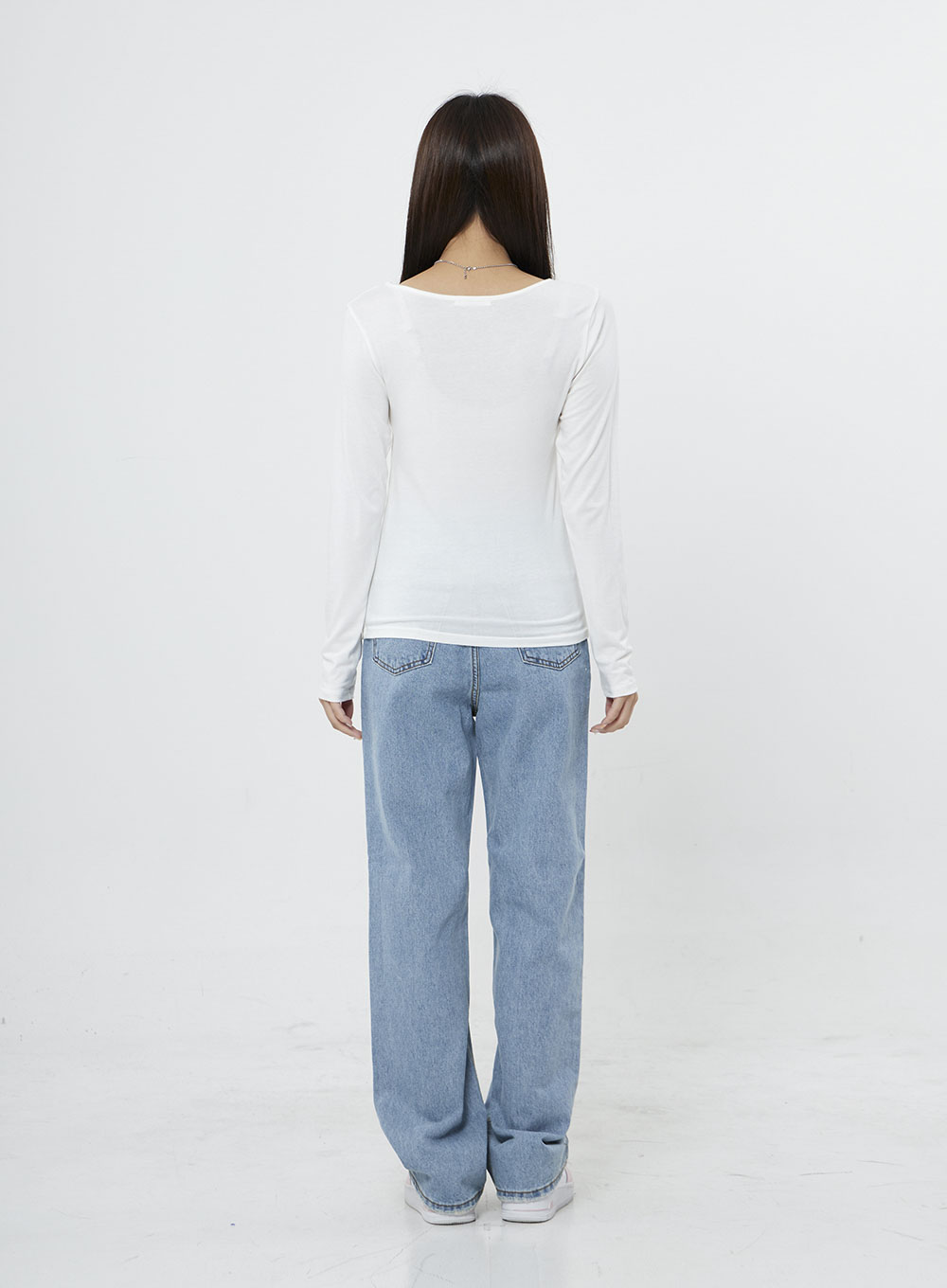 Basic Round Neck Long Sleeve T-Shirt BO07